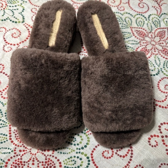 New Mari Guidicelli shearling sandals size 36 - Picture 2 of 6